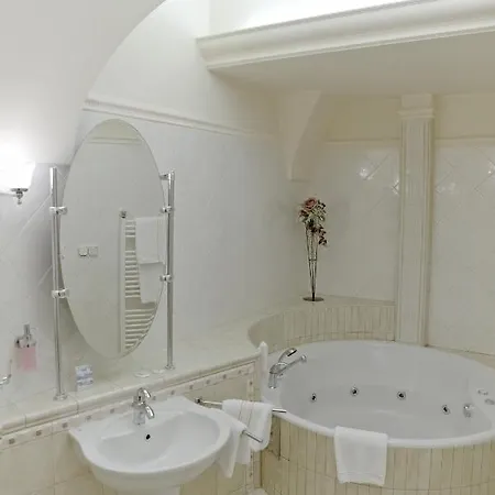 Hotel Ambassador