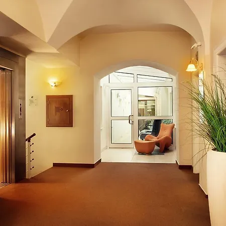 Ambassador Hotel 4*