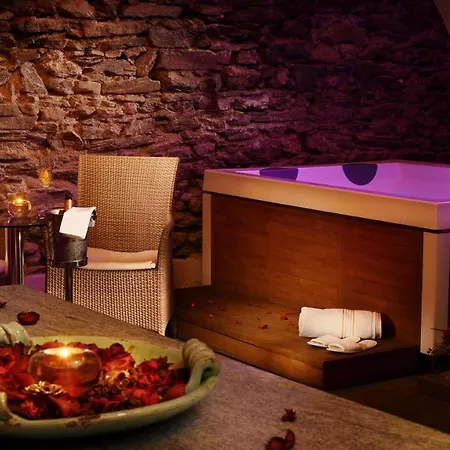 Ambassador Hotel 4*